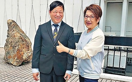 失明傑青莫儉榮平凡中活出不平凡