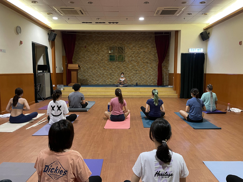 Image of Halls Mindfulness Programme: Yoga and Meditation for Beginners 2021-22
