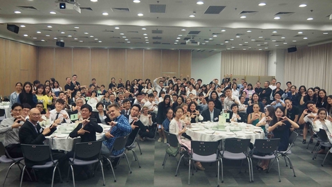 Joint Hall Round Table Banquet  - group photo with 4 hall hand sign