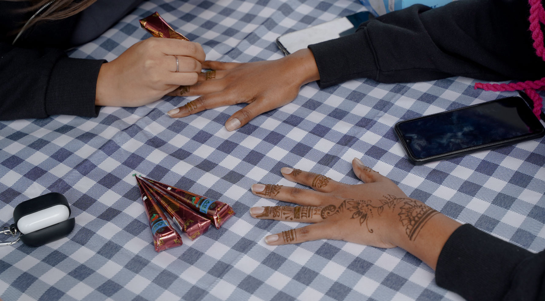 Lunchtime I'm in Love fair - Henna Painting photo